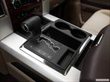  Gear shifter/center console photo